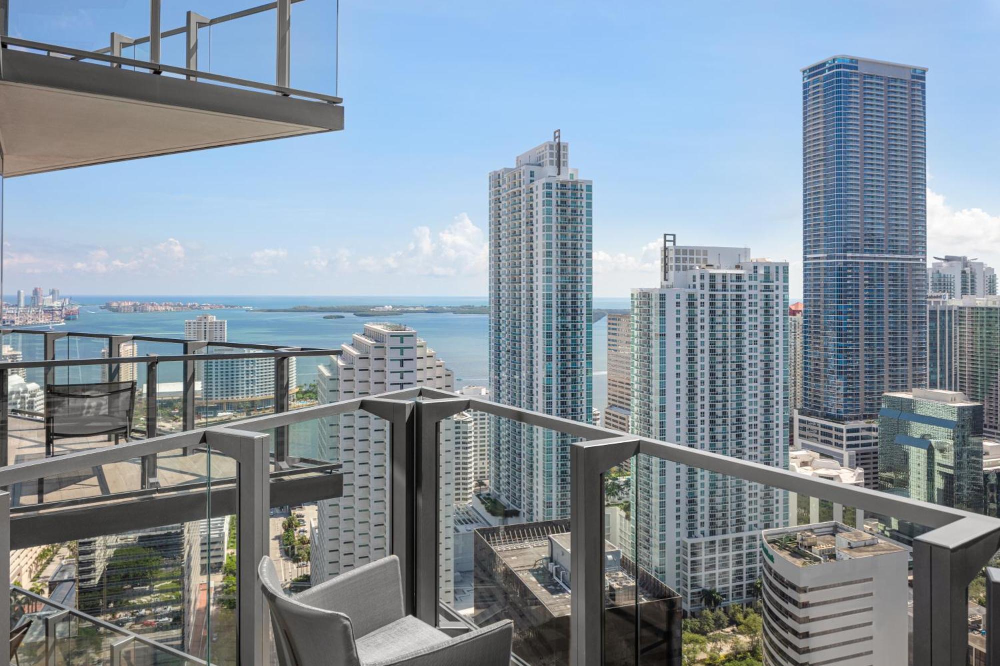 Hotel East, Miami
